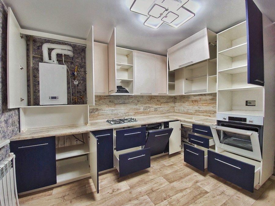 Белый кухонный гарнитур-Кухня МДФ в ПВХ «Модель 555»-фото2